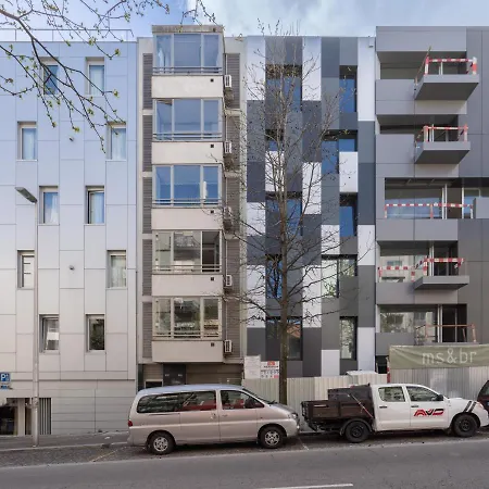 Bright Quiet Flats W/ Terrace *