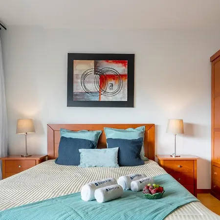 Bright Quiet Flats W/ Terrace