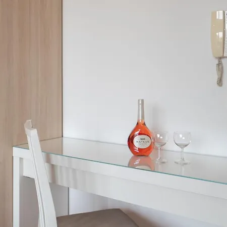Bright Quiet Flats W/ Terrace Apartman