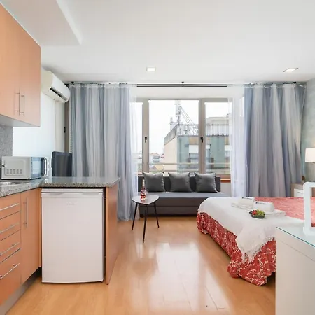 Bright Quiet Flats W/ Terrace Porto