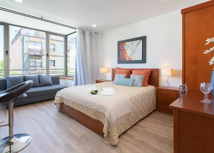 Apartment Bright Quiet Flats W/ Terrace *