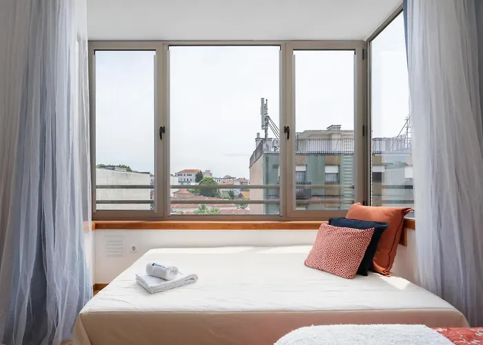 Apartment Bright Quiet Flats W/ Terrace Porto