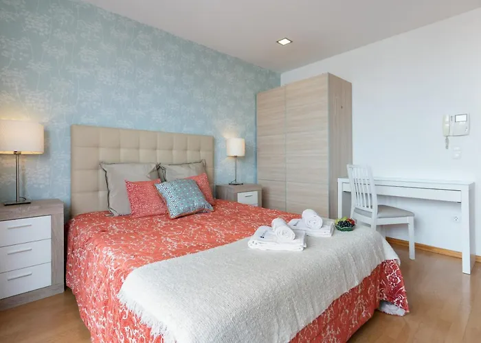 Bright Quiet Flats W/ Terrace * Πόρτο