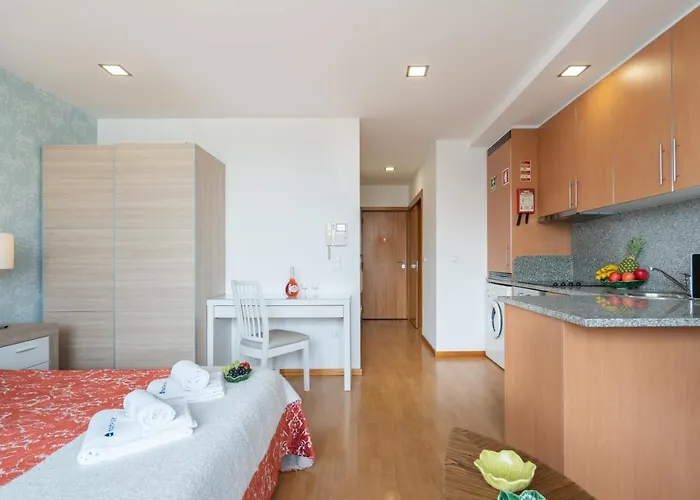 Bright Quiet Flats W/ Terrace * Πόρτο