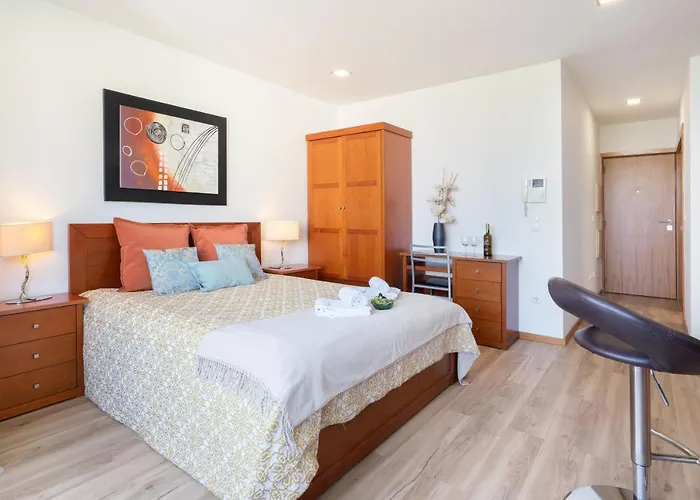 Bright Quiet Flats W/ Terrace Appartamento *