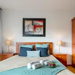 Bright Quiet Flats W/ Terrace