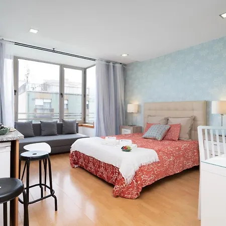 Bright Quiet Flats W/ Terrace شقة
