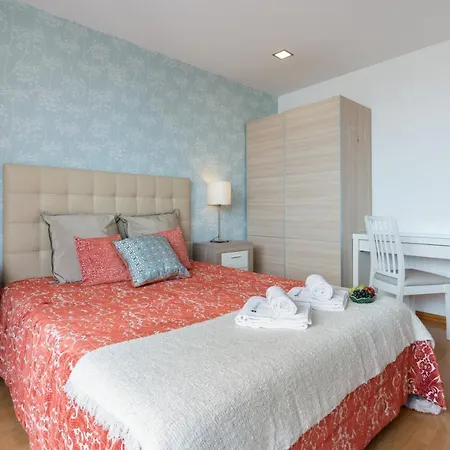 Bright Quiet Flats W/ Terrace * بورتو